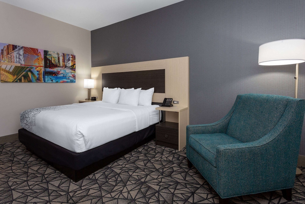 Room, 1 King Bed, Accessible, Non Smoking (Mobility,Tub w/Grab Bars) - Photo 2