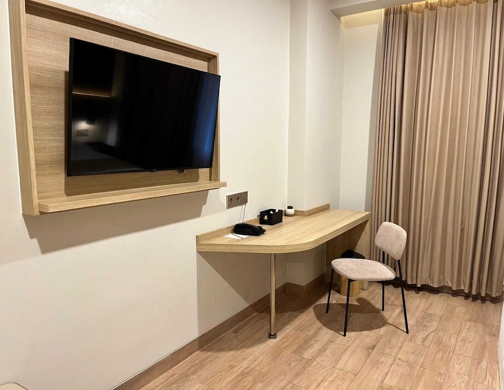 Deluxe Single Room, City View photo 2