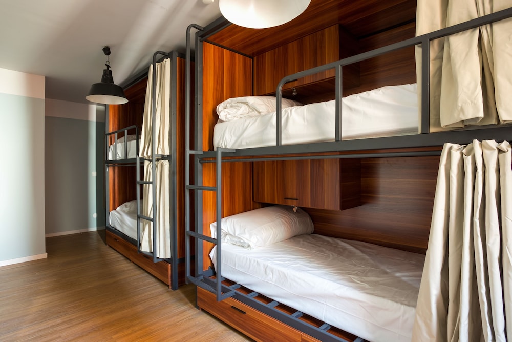 Bed in 10-Bed Mixed Dormitory Room photo 2