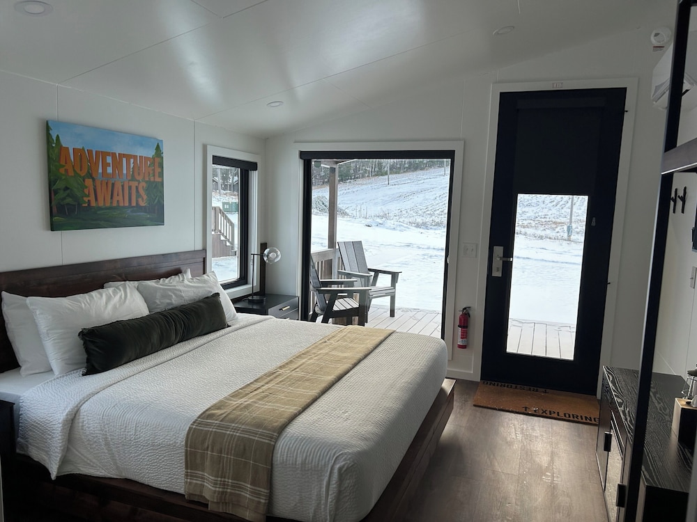 Cabin, 1 King Bed (One Bathroom Studio) - Photo 2
