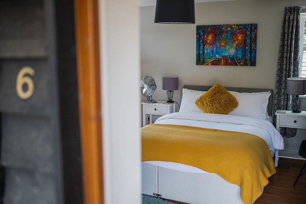 Economy Double Room, Ensuite (Courtyard Double Room 6) photo 3