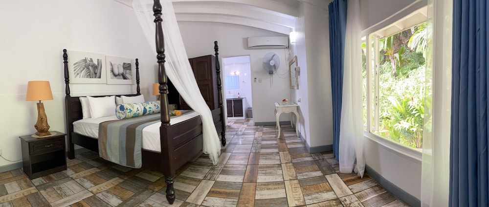 Comfort Apartment, 1 King Bed with Sofa bed, Non Smoking, Mountain View