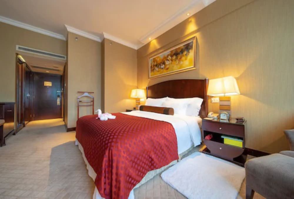 DELUXE KING ROOM - Photo 4