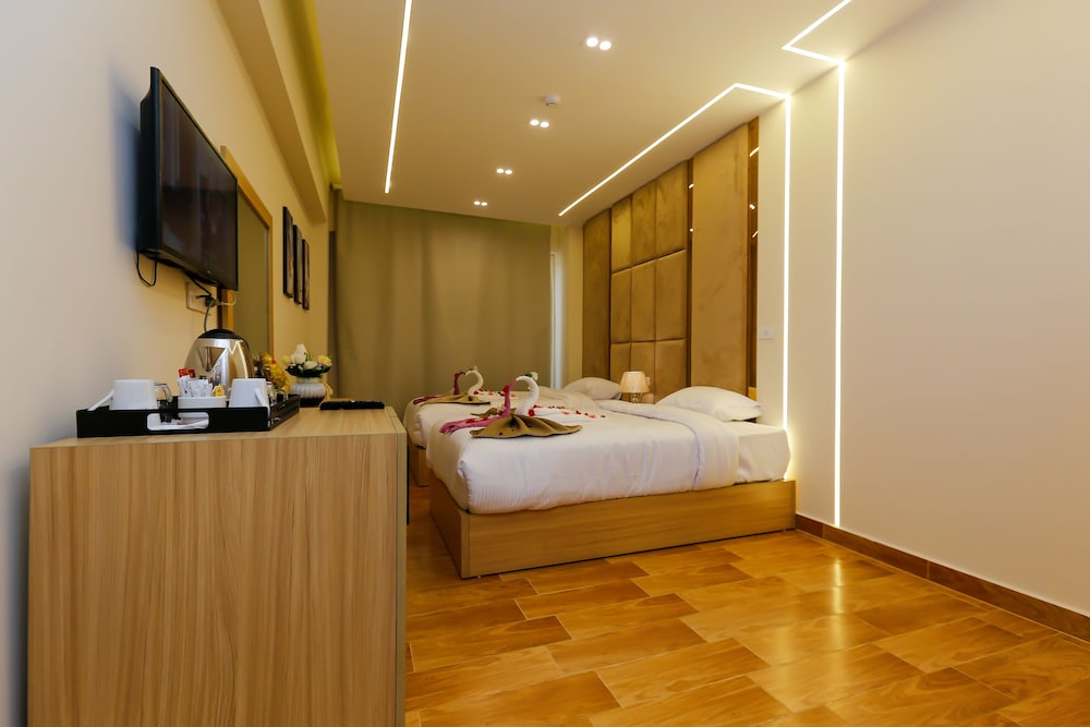 Deluxe Twin Room, City View