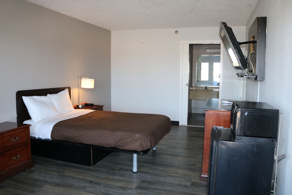 Room, 1 Double Bed, Non Smoking - Photo 2