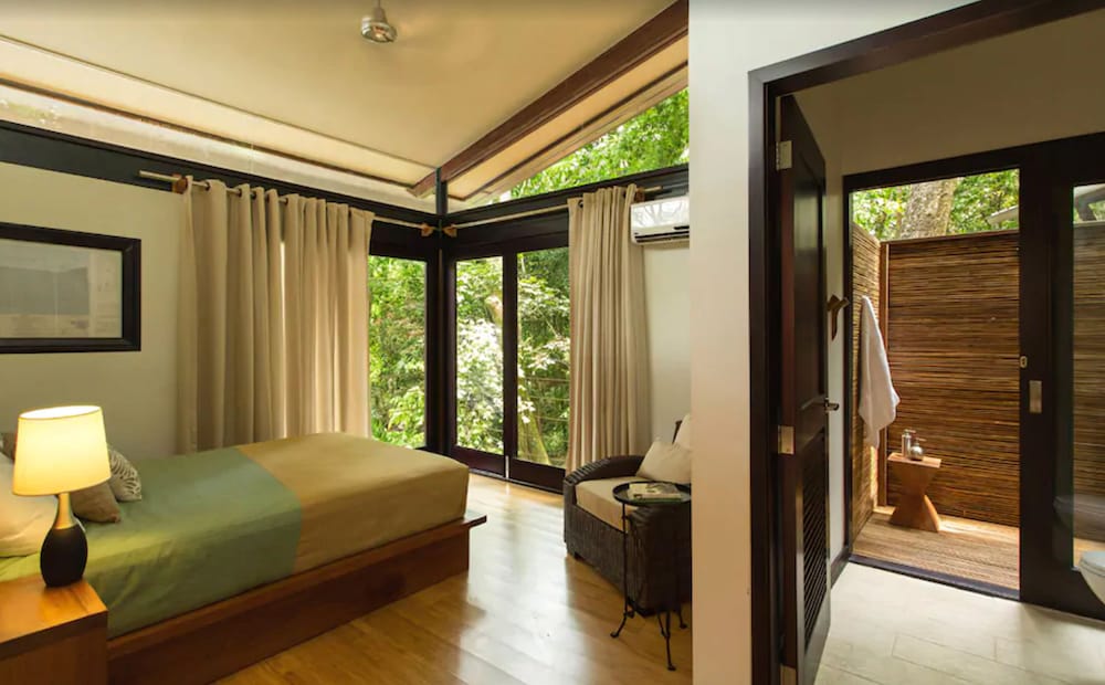 Beachfront Villa Estate photo 2
