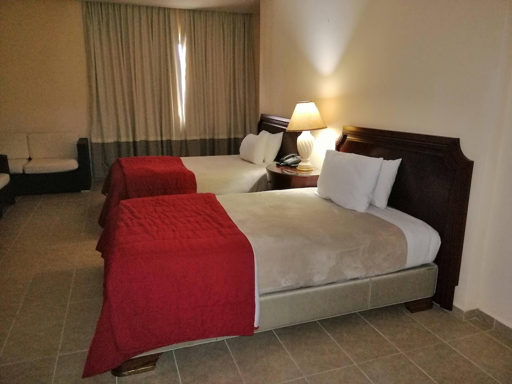 Room, 2 Double Beds, Non Smoking, City View (Exterior View) - Photo 9
