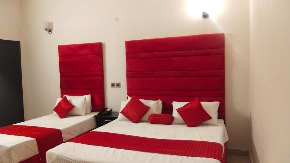Basic Triple Room photo 3
