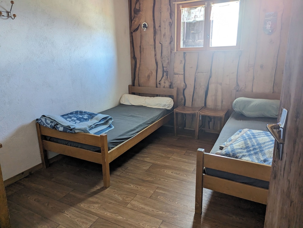 Economy Double Room, 2 Twin Beds photo 1