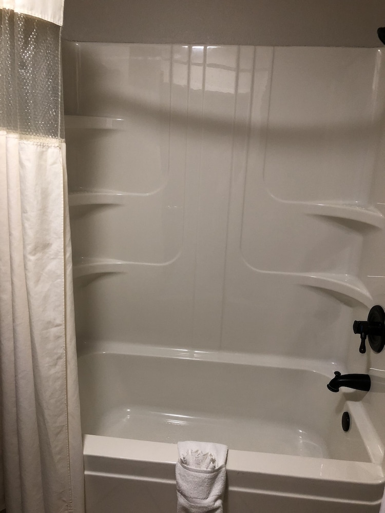 Room, Multiple Beds, Non Smoking - Photo 4