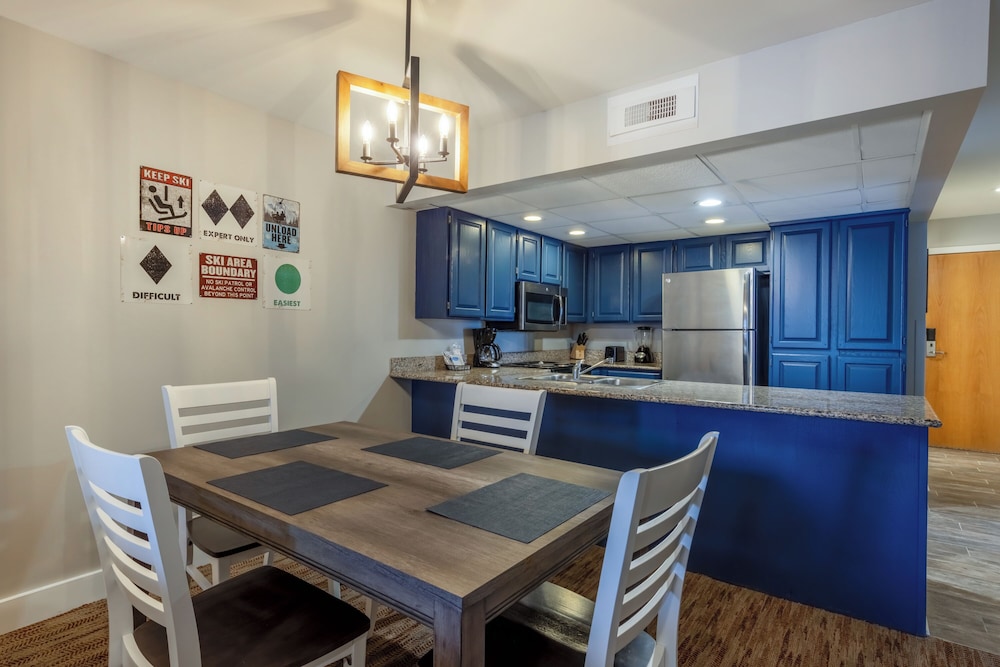 Two Bedroom Suite - Photo 7