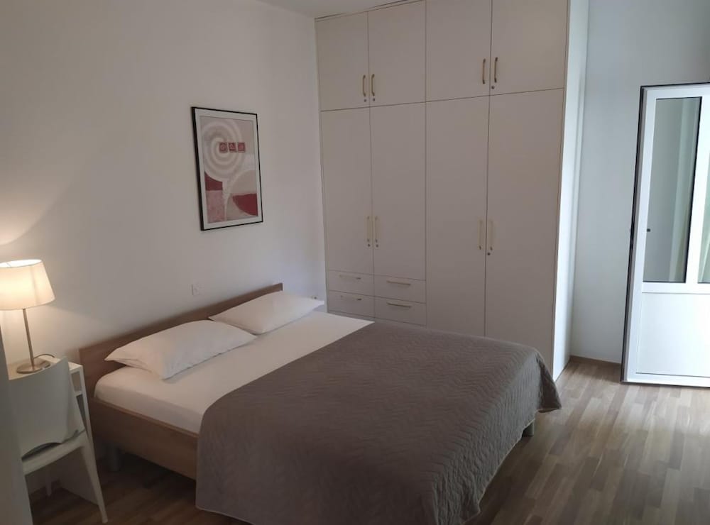 Apartment (Two Bedroom Apartment with Balcony)