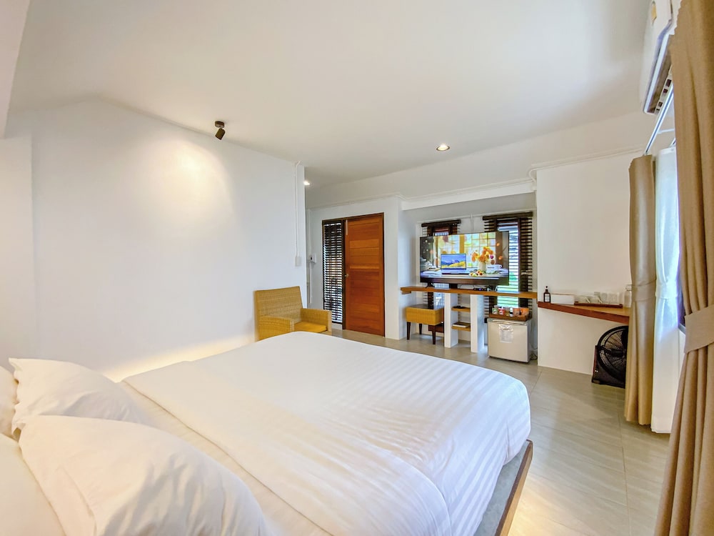 Sea View Villa with Bathtub - Photo 1