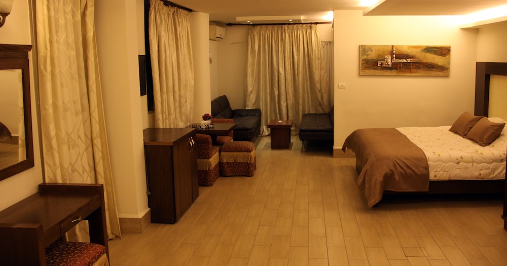 Deluxe Suite, Jetted Tub, Beach View photo 1