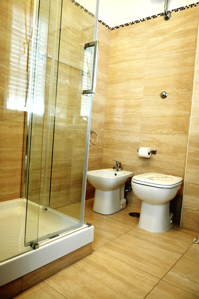 Triple Room, Private Bathroom (External) photo 2