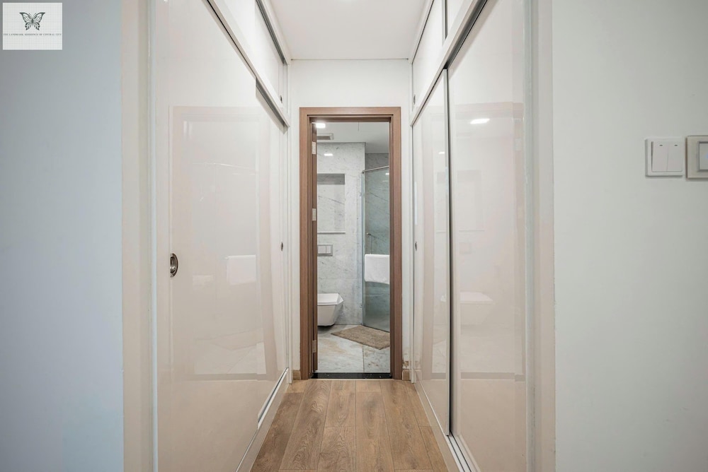 Luxury Apartment, 3 Bedrooms, Balcony, City View photo 3