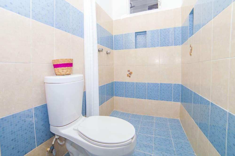 Family Room, Multiple Beds, Ensuite - Photo 5