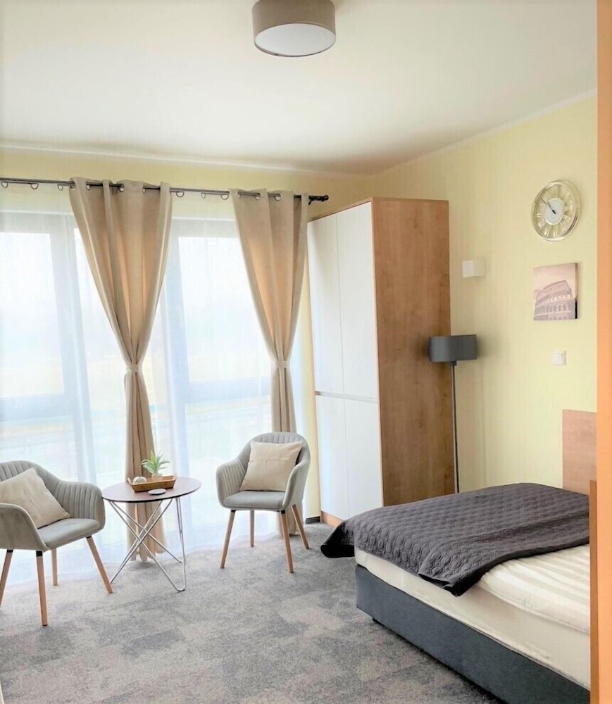 Studio, 1 Large Twin Bed, Mobility Accessible, Non Smoking