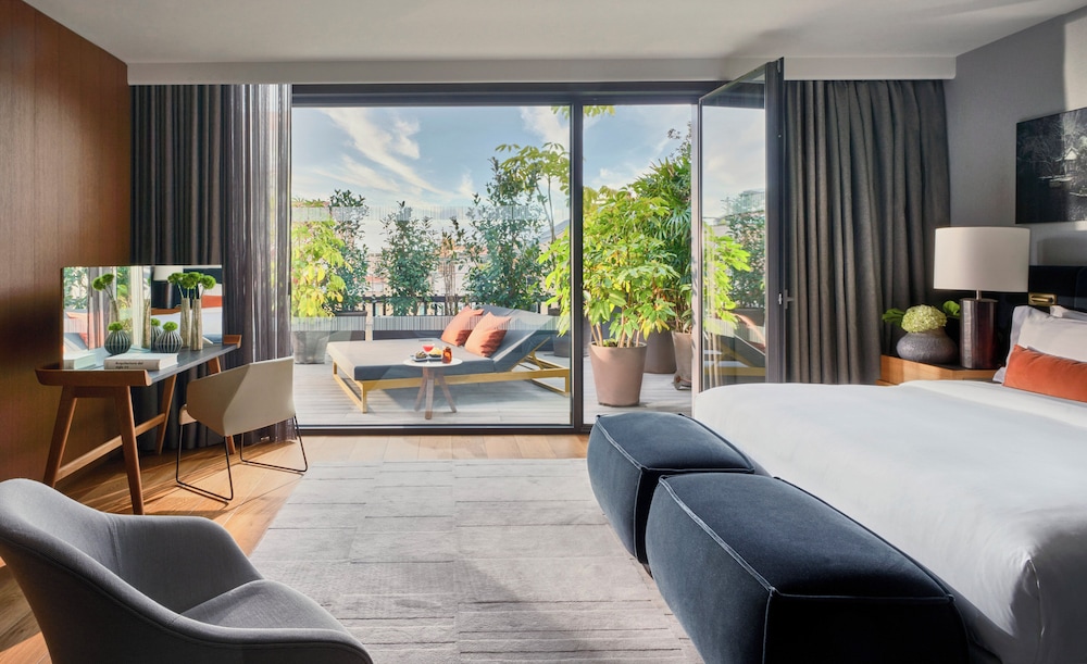 Premier Suite, 1 King Bed, Terrace Premier Suite, 1 King Bed, Terrace