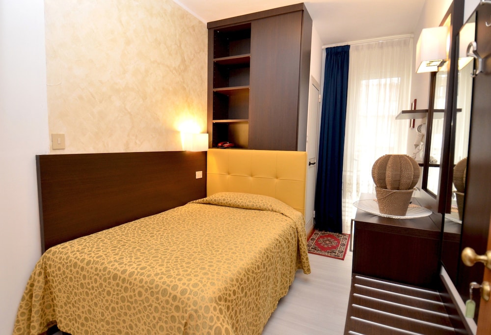 Superior Double or Twin Room photo 2