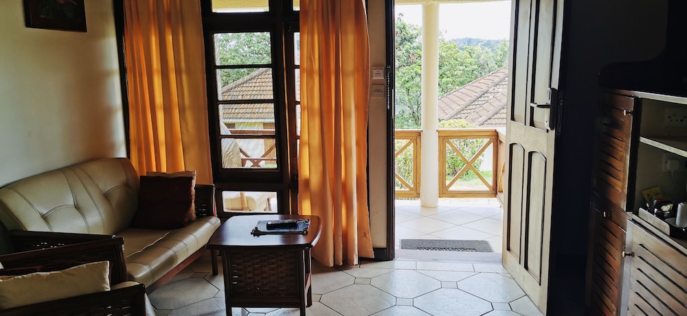 Standard Double Room, River View - Photo 8