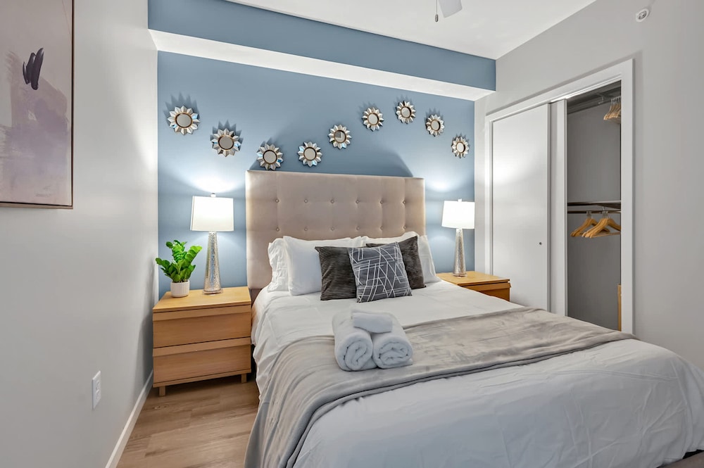High-Rise Apt Raleigh Free Parking & Sunset View 2, Bilde 24