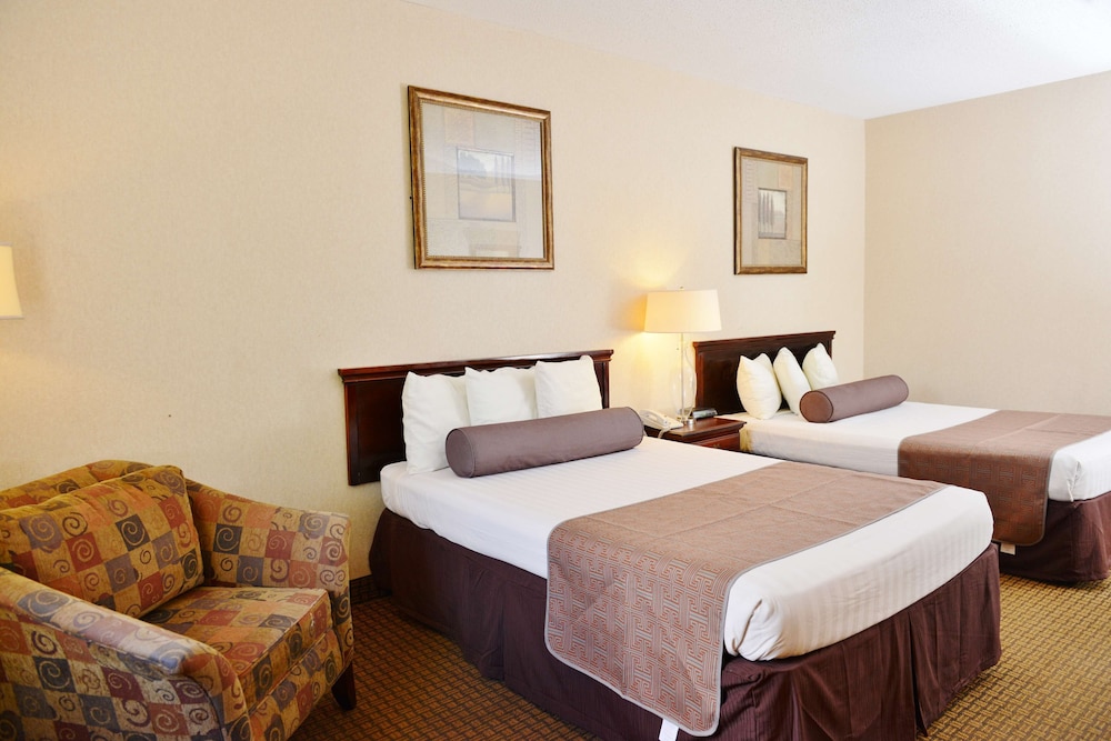 Room, 2 Double Beds, Non Smoking - Photo 2