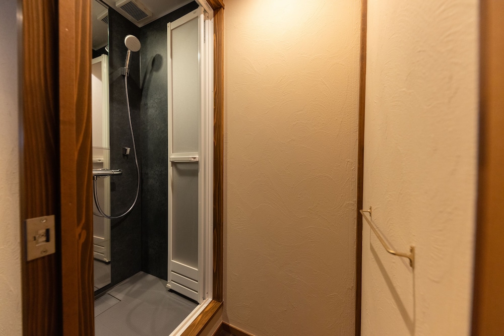 Twin Room - Photo 6