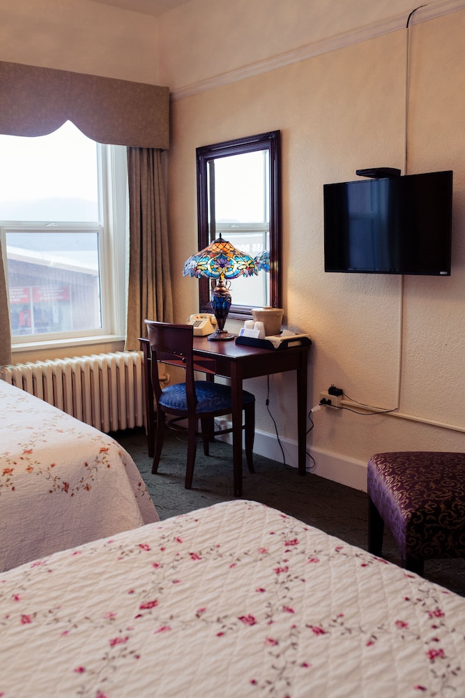 Room, 2 Queen Beds, Non Smoking, Ocean View - Photo 5