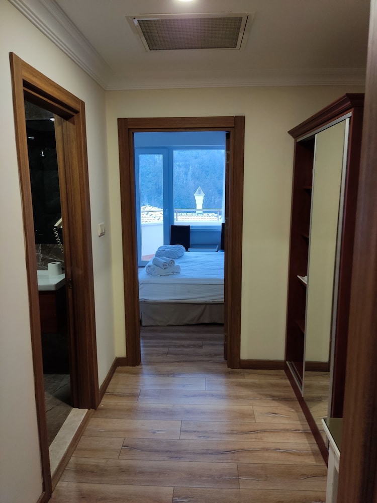 Family Suite, 2 Bedrooms, Mountain View, Corner