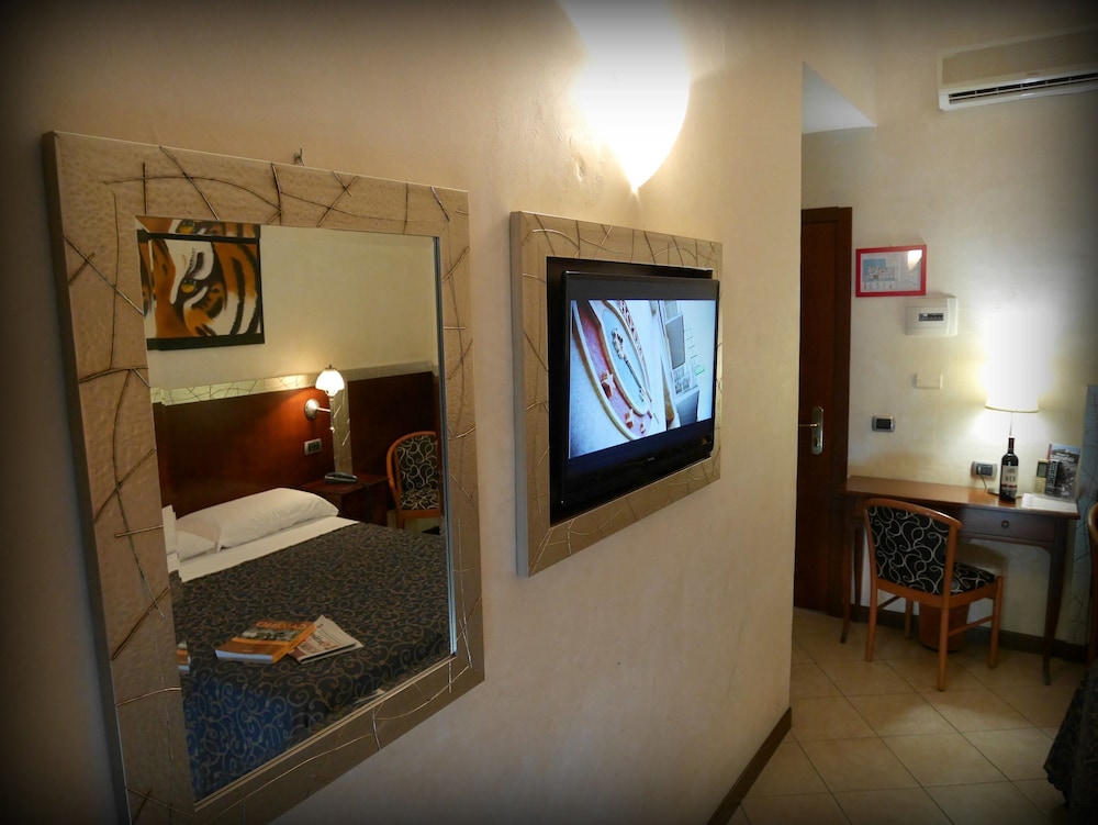Comfort Double Room, 1 Double Bed, City View photo 3
