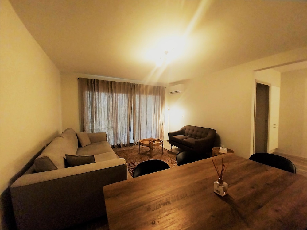 Apartment, Smoking