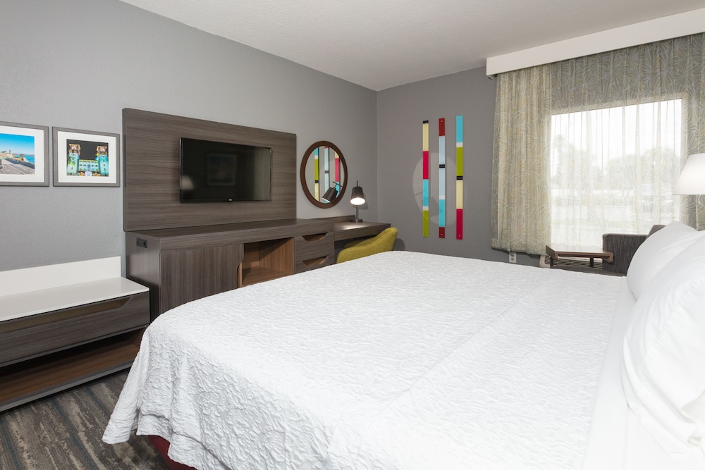 Studio, 1 King Bed, Non Smoking photo 2