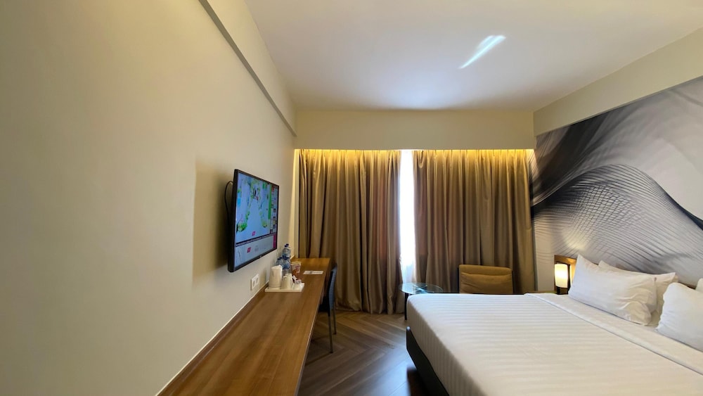 Deluxe Double Bed photo 3