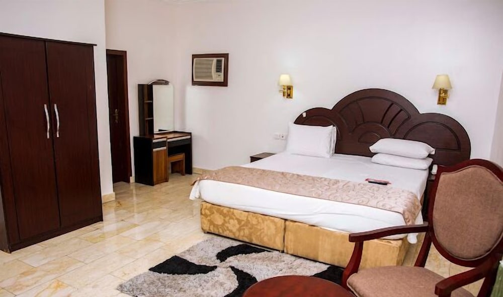 Economy Room, Balcony, City View photo 3