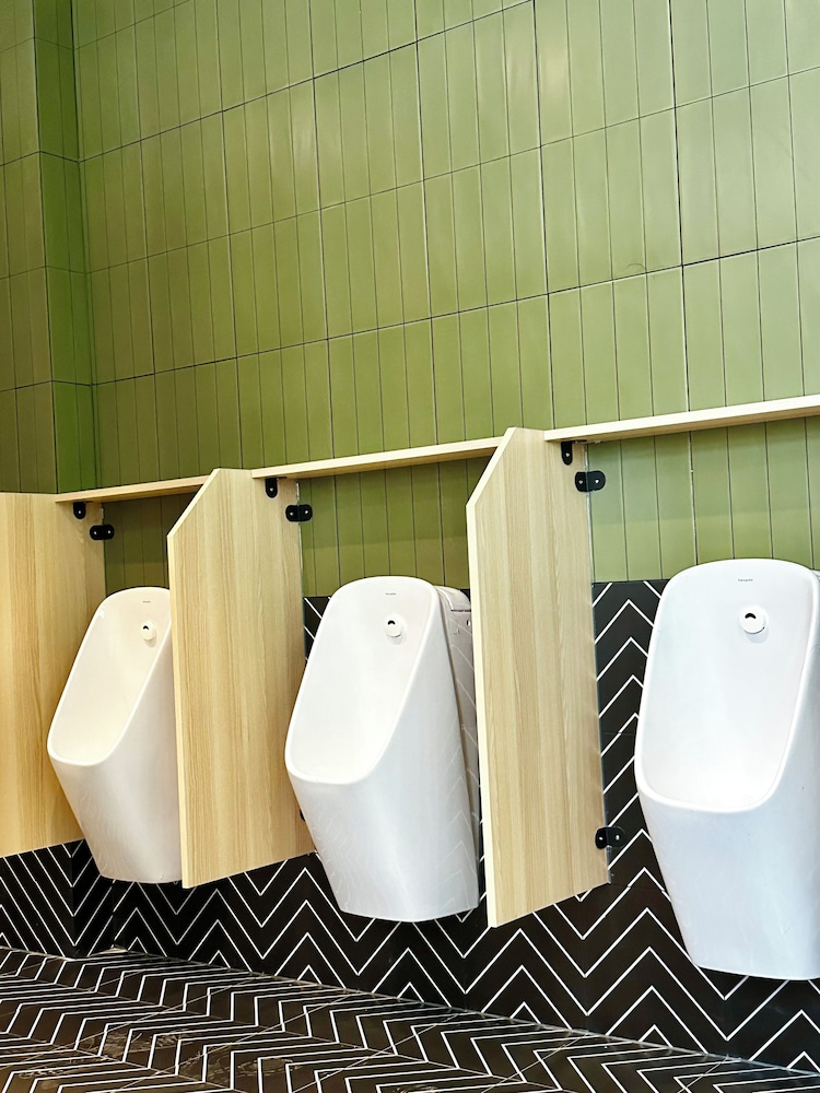 Classic Shared Dormitory, Men only