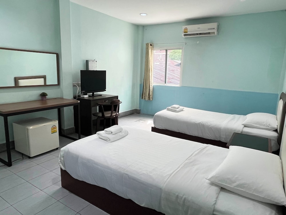 Basic Twin Room