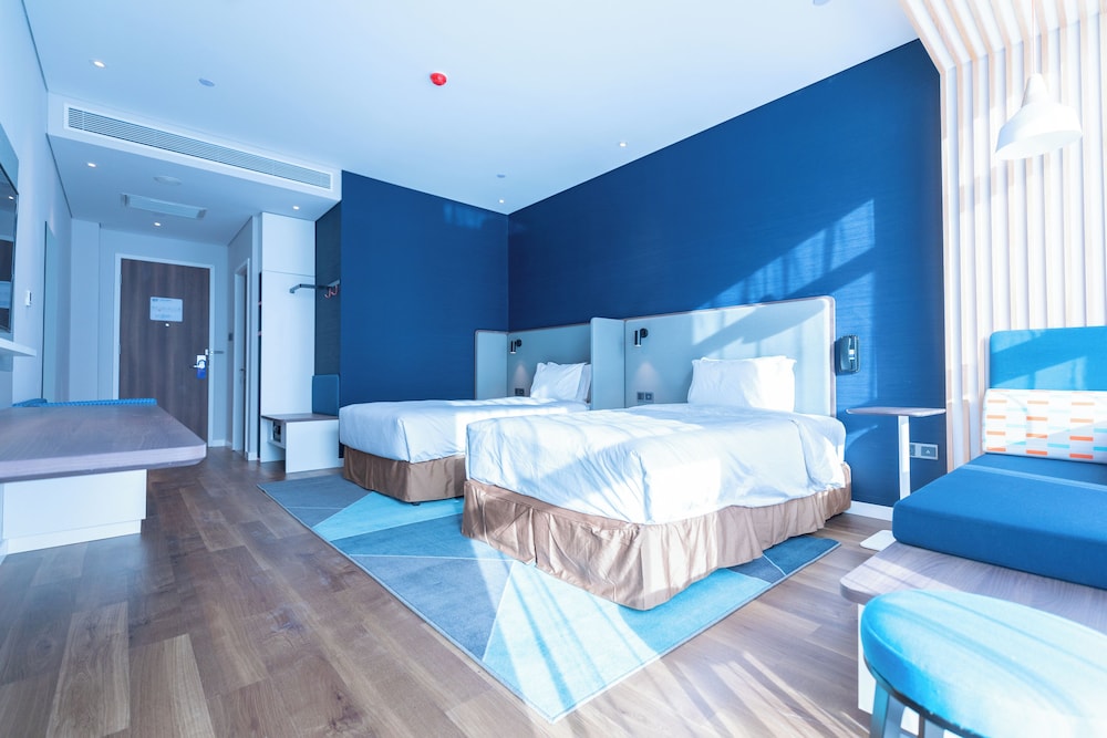 Standard Room, 2 Twin Beds (Extra Floor Space) photo 2