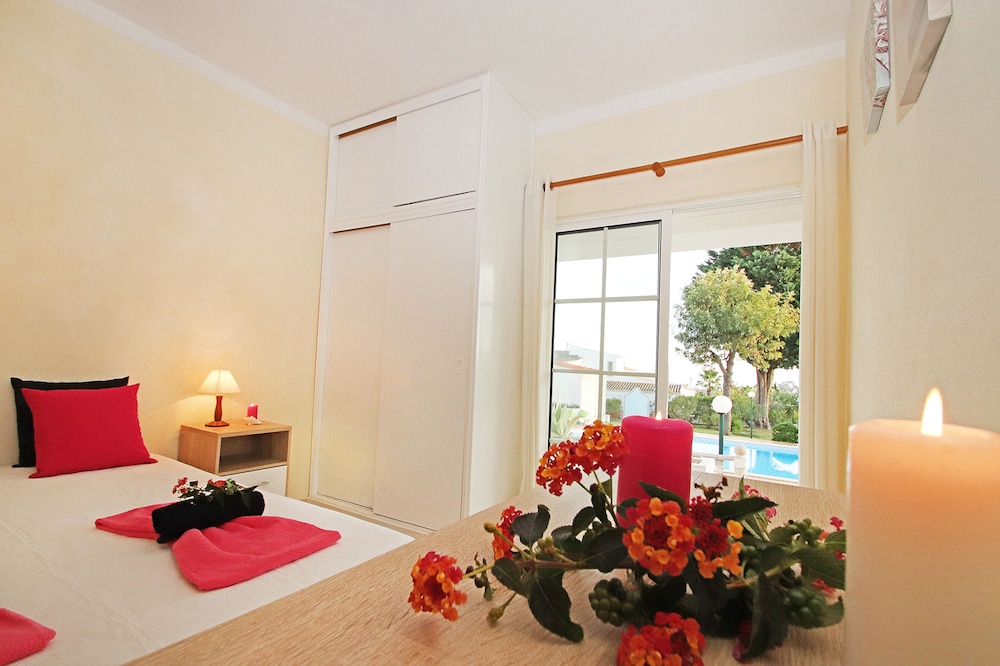 Apartment, 1 Bedroom, Pool Access, Pool View
