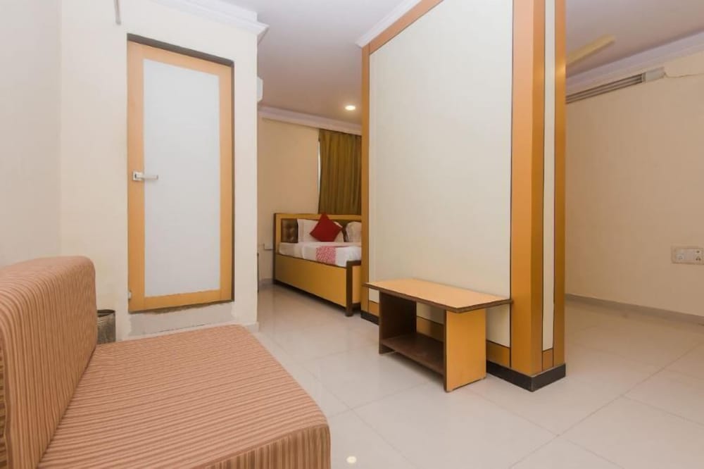 Deluxe Room - Photo 5