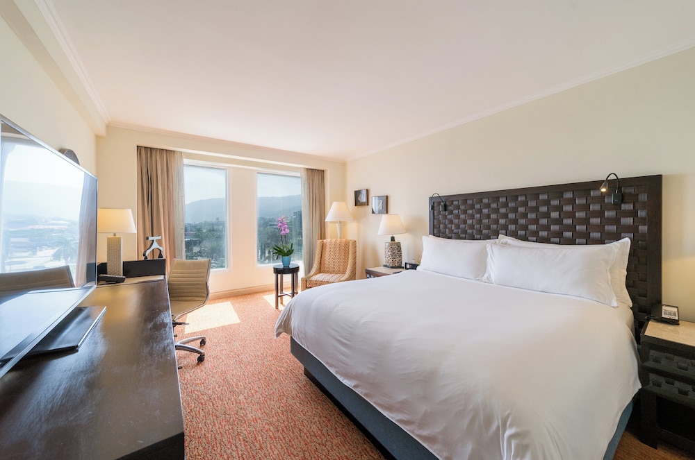 Classic Room, 1 King Bed, Pool View - Photo 1