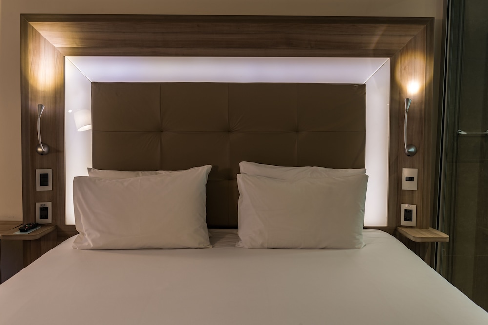 Superior Apartment, 1 Queen Bed thumbnail 6