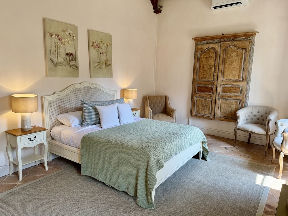 Executive Double Room, Ensuite, Garden View (Sage)