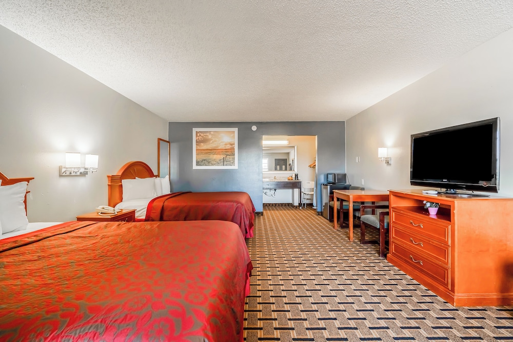 Room, 2 Queen Beds, Accessible Bathtub, Non Smoking photo 3