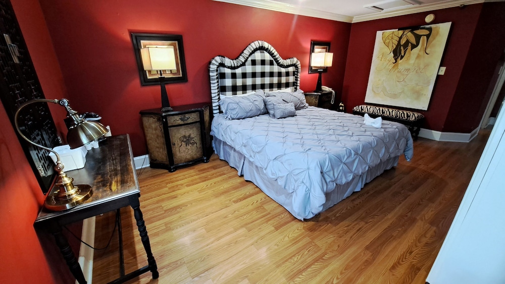 King Room 206