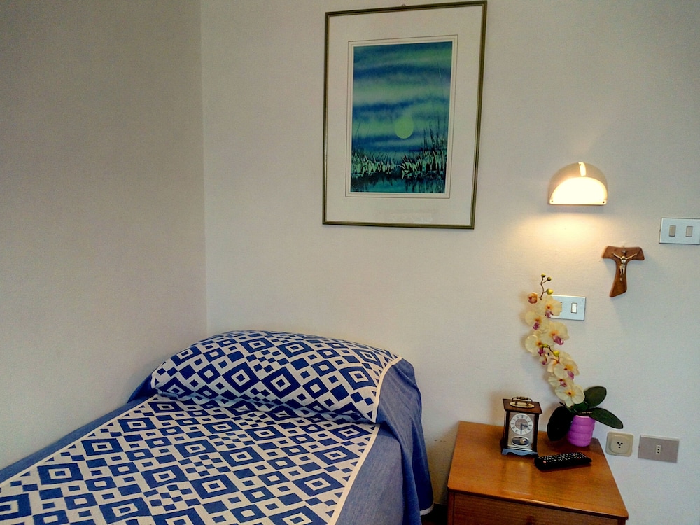 Classic Single Room photo 2