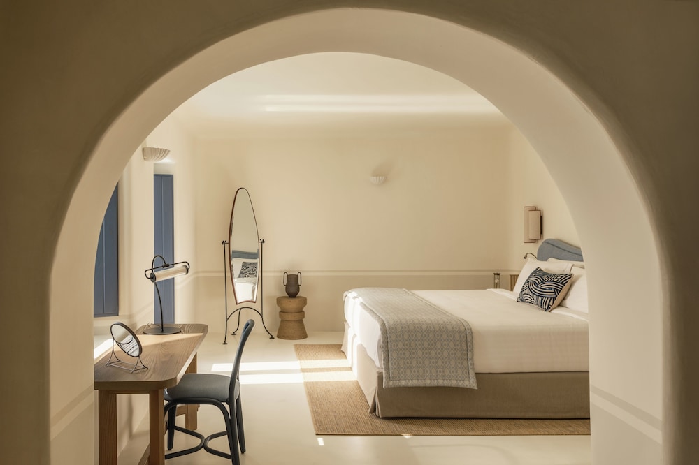 Honeymoon Suite with Outdoor Plunge Pool - Photo 1