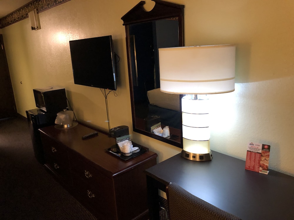 Room, 1 Queen Bed, Accessible, Non Smoking photo 2