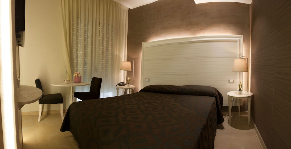 Double or Twin Room - Photo 1