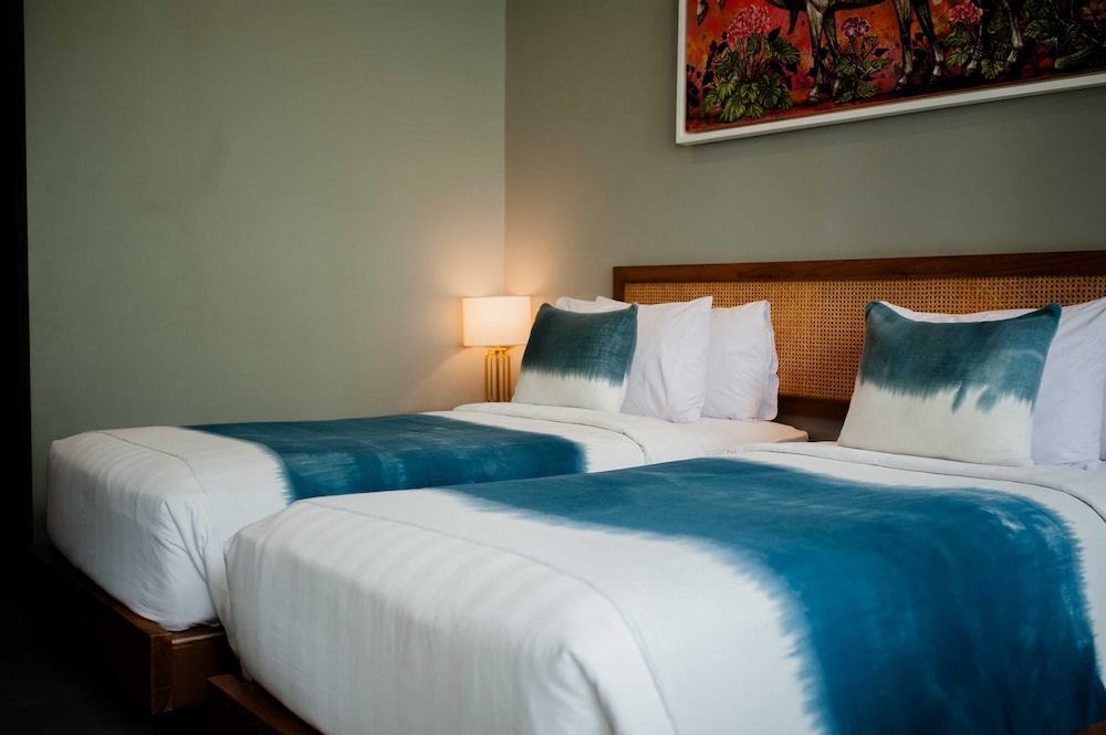 Deluxe Room, Garden View - Photo 6